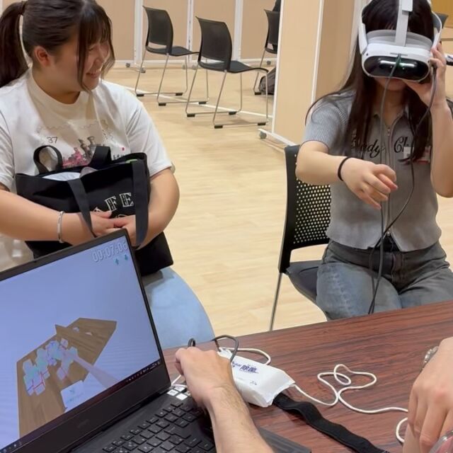 6/8に行われたオープンキャンパスの様子の一部をお届けします！

作業療法の体験ブースでは
・VRで脳の機能を見える化しよう
・脳の機能の評価を体験してみよう
・コミュニケーションの自助具を使ってみよう
が行われました🌟

他にもオープンキャンパスでは教員と在学生への質問コーナーやキャンパスツアーが行われています！

次回のオープンキャンパスは6/22🧶
作業療法に興味のある方はぜひお申し込みください！！

オープンキャンパスの詳細はホームページへ！

#岡山医療専門職大学  #岡山イセン大  #作業療法 #理学療法